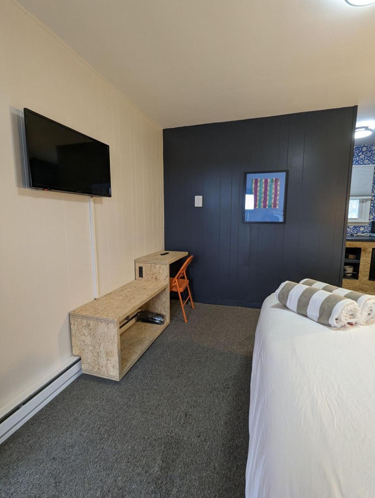 The Brooks Motel Hillsdale Екстер'єр фото