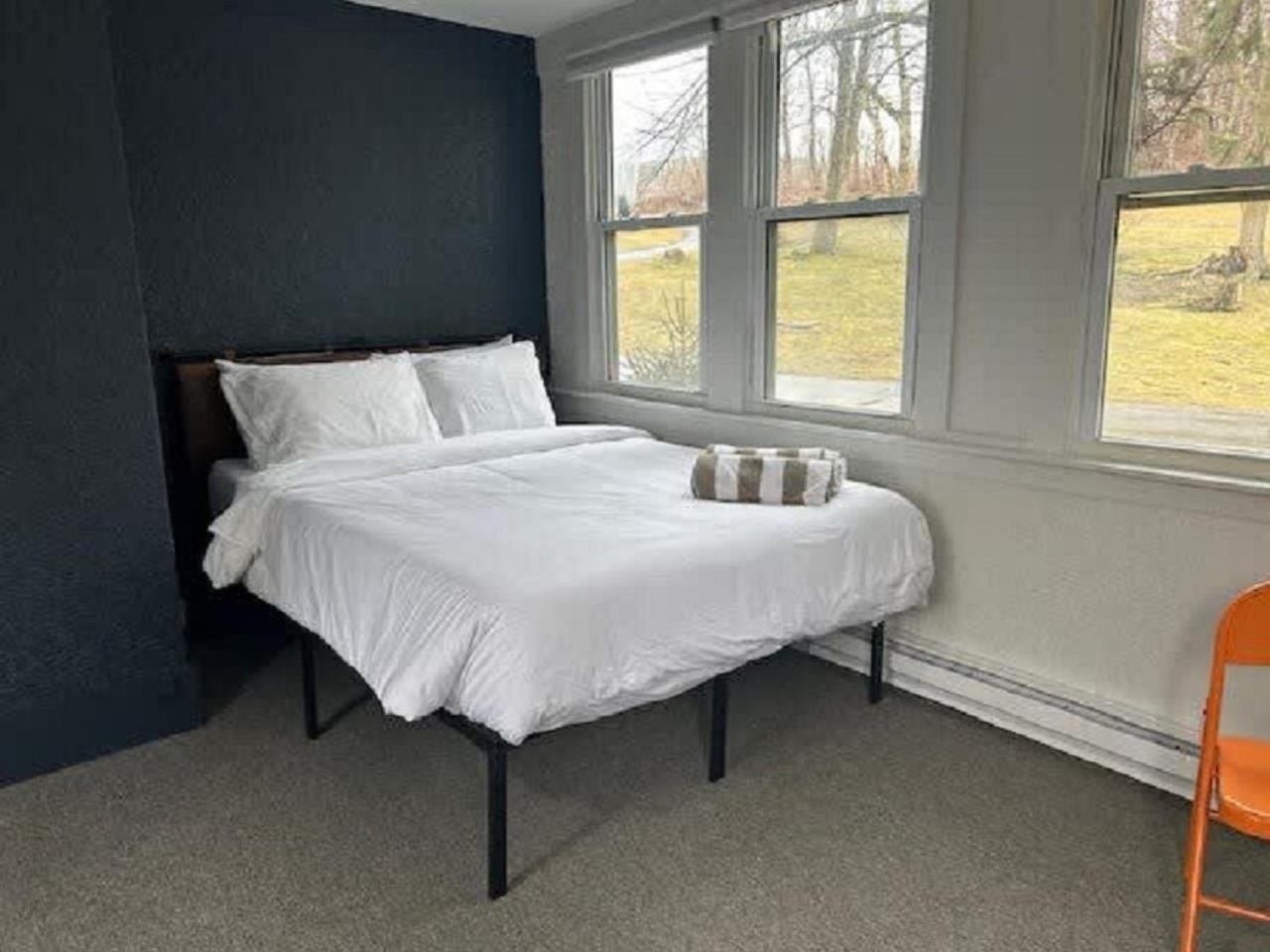 The Brooks Motel Hillsdale Екстер'єр фото